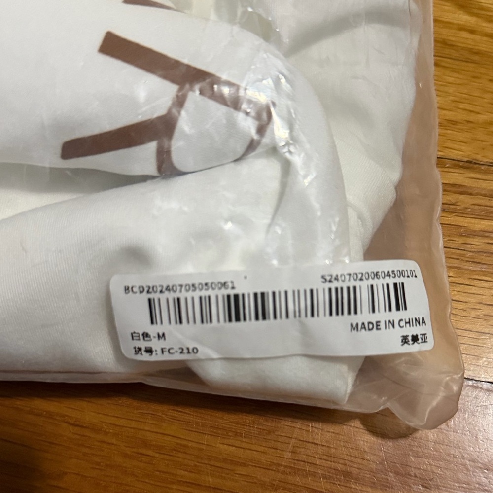 Paris White Graphic T-Shirt Size Medium - Picture 3 of 3